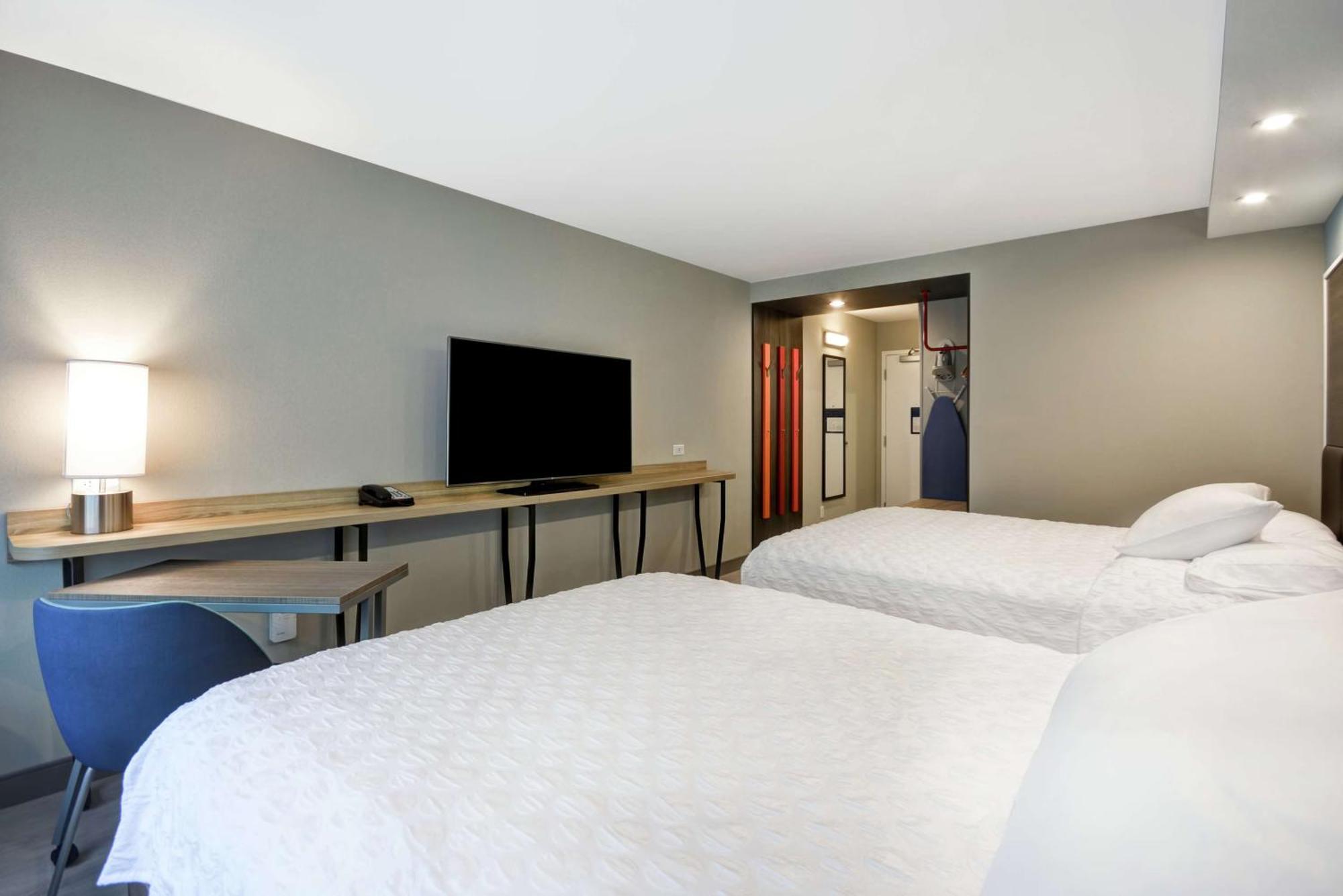 Tru By Hilton Chicopee Springfield Hotel Bagian luar foto