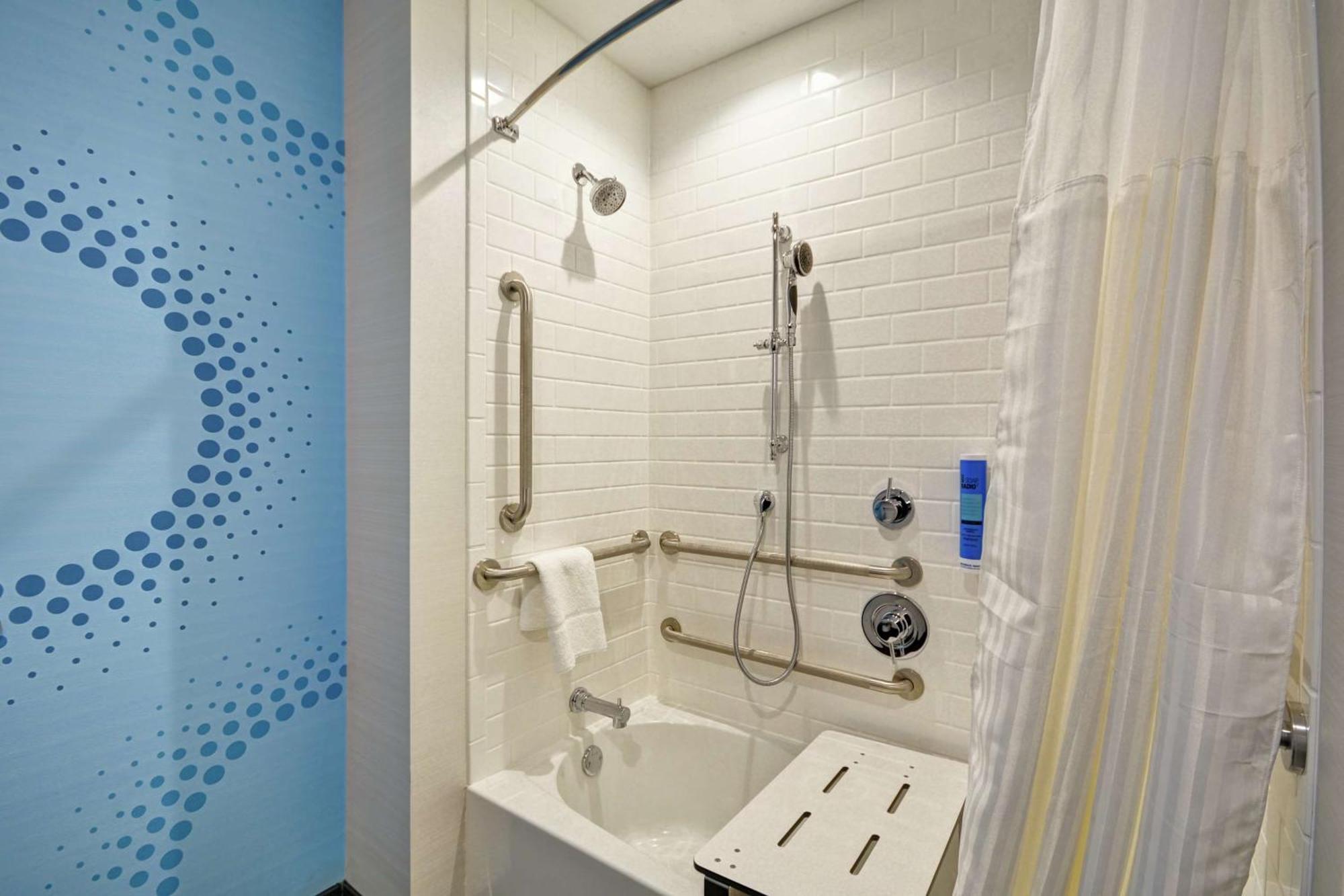 Tru By Hilton Chicopee Springfield Hotel Bagian luar foto